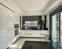 Resale - Villa - Torrevieja