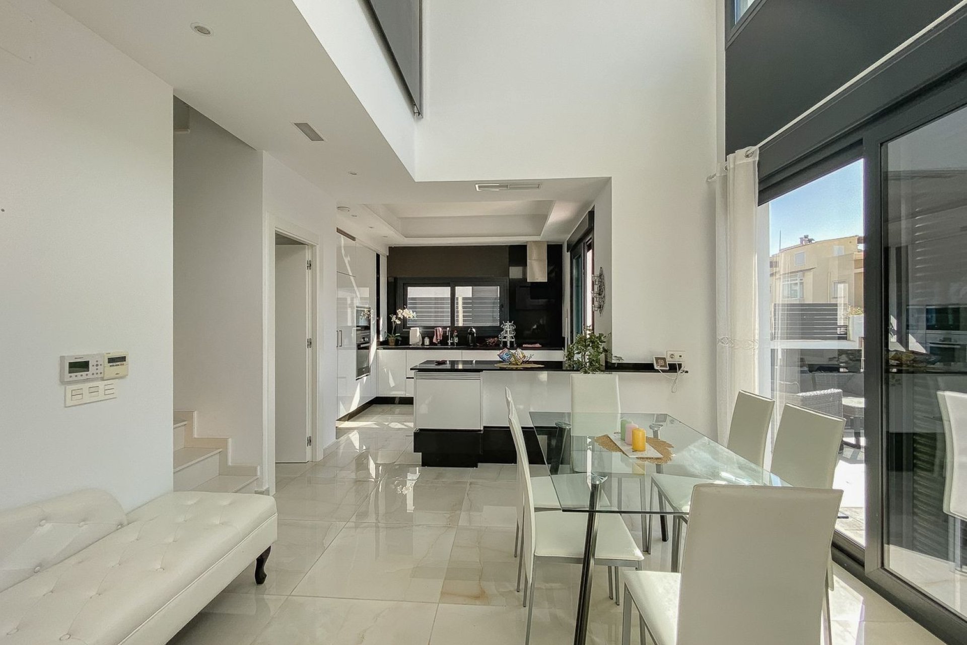 Resale - Villa - Torrevieja