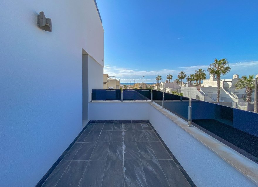 Resale - Villa - Torrevieja