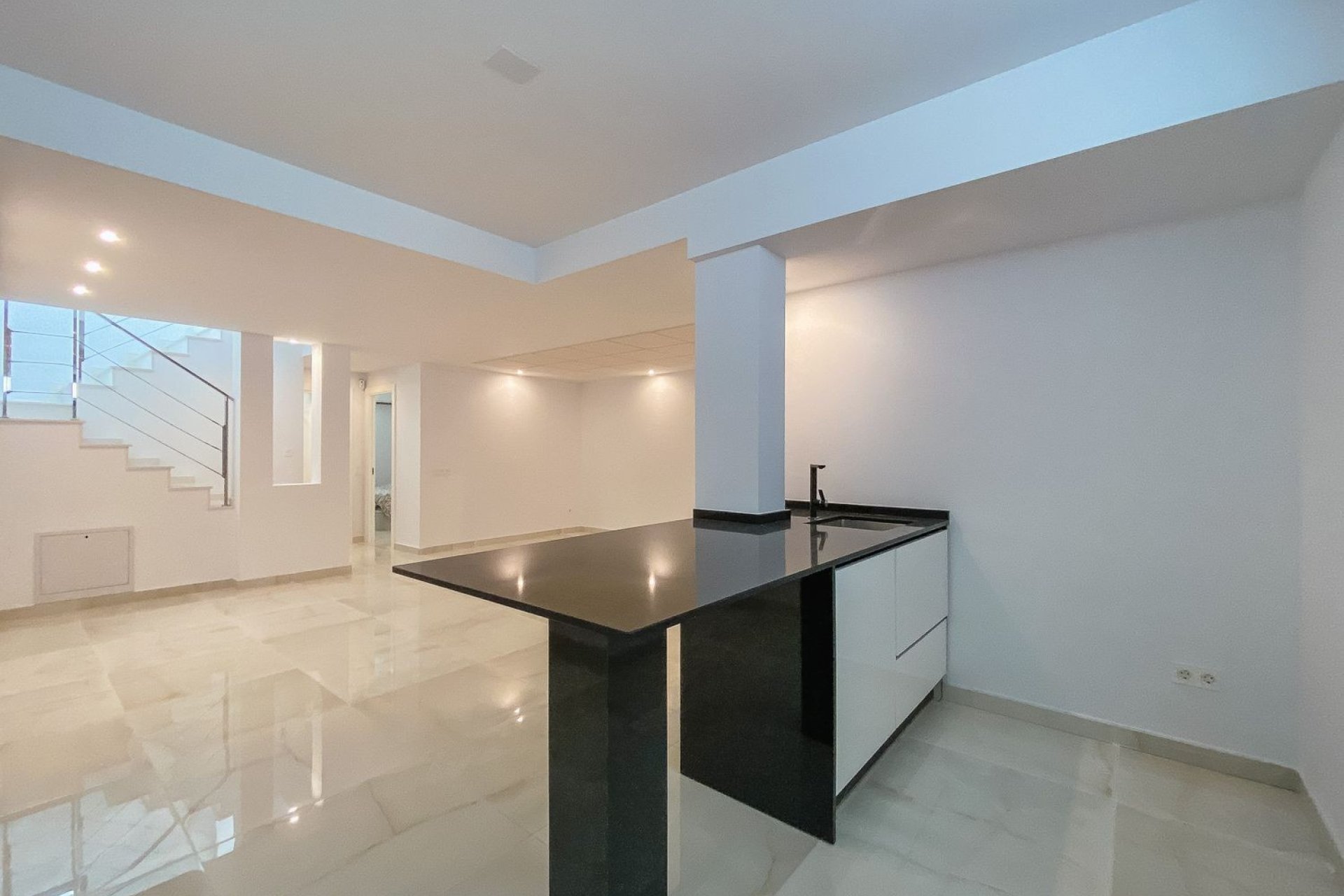 Resale - Villa - Torrevieja