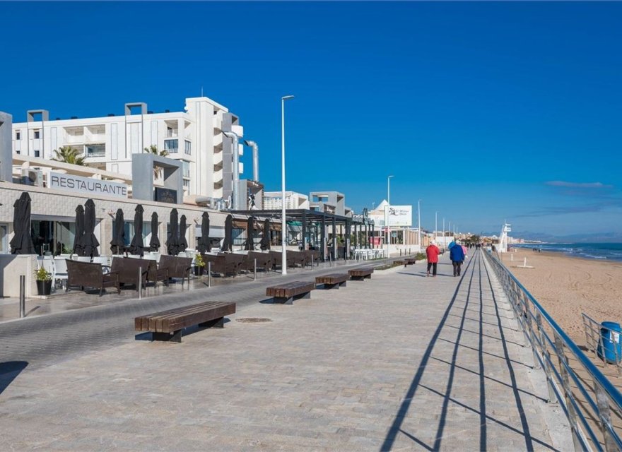 Resale - Villa - Torrevieja