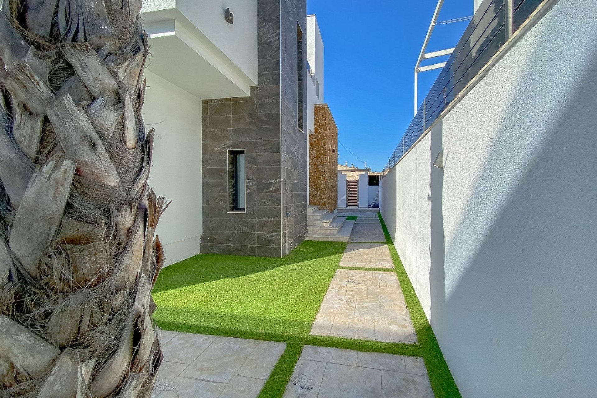 Resale - Villa - Torrevieja