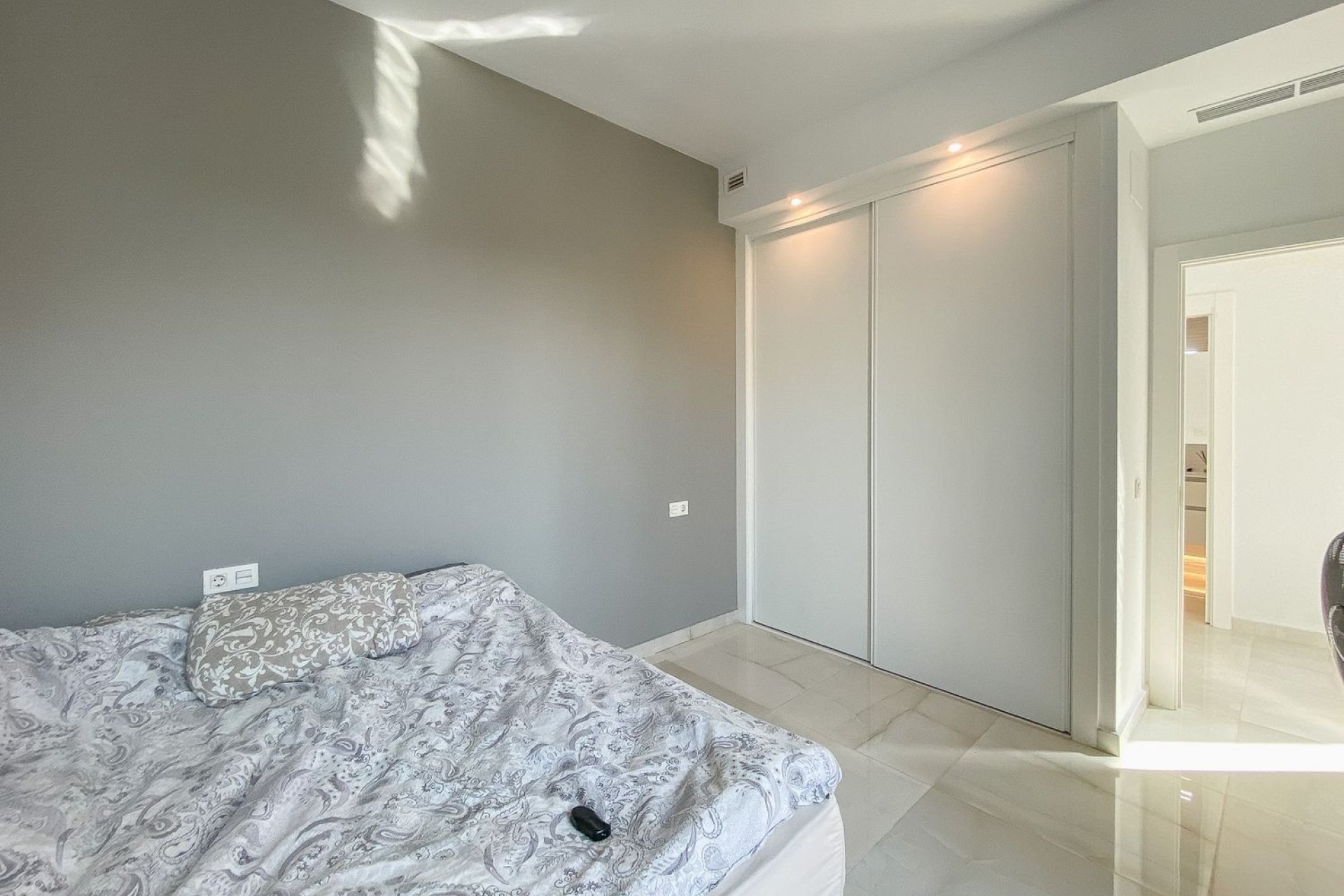 Resale - Villa - Torrevieja