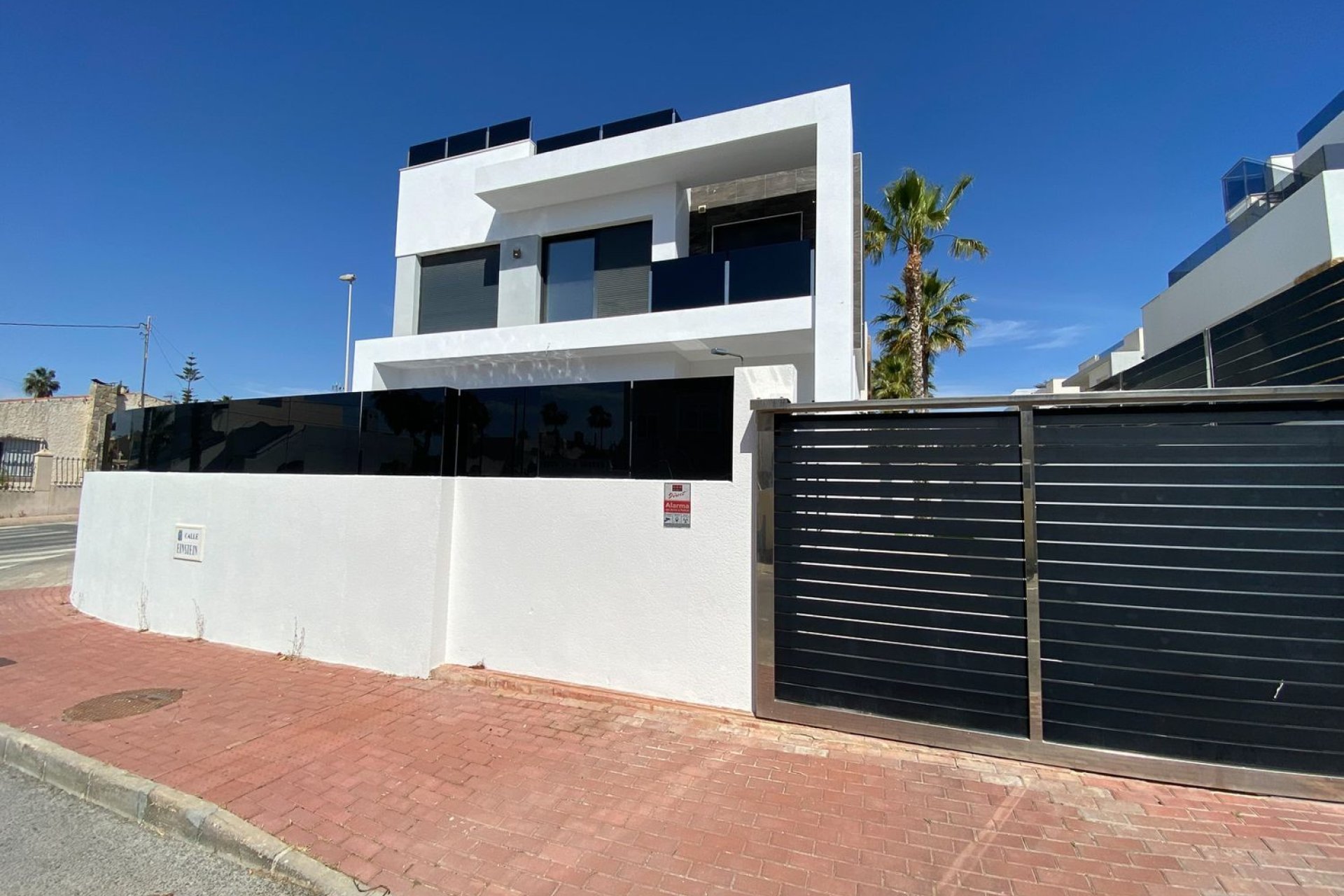 Resale - Villa - Torrevieja