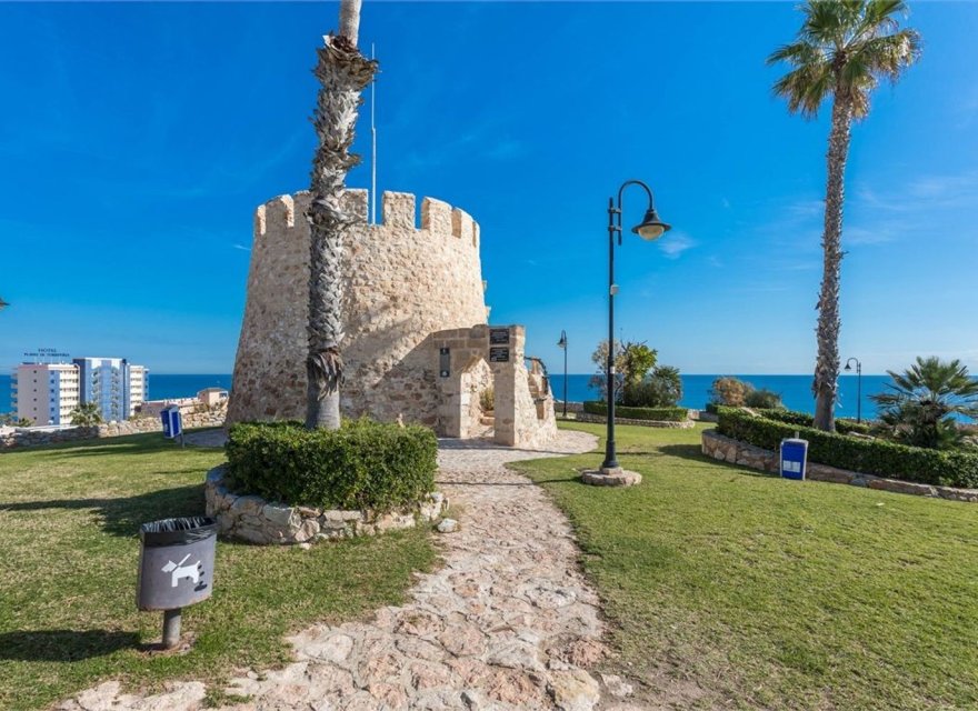 Resale - Villa - Torrevieja