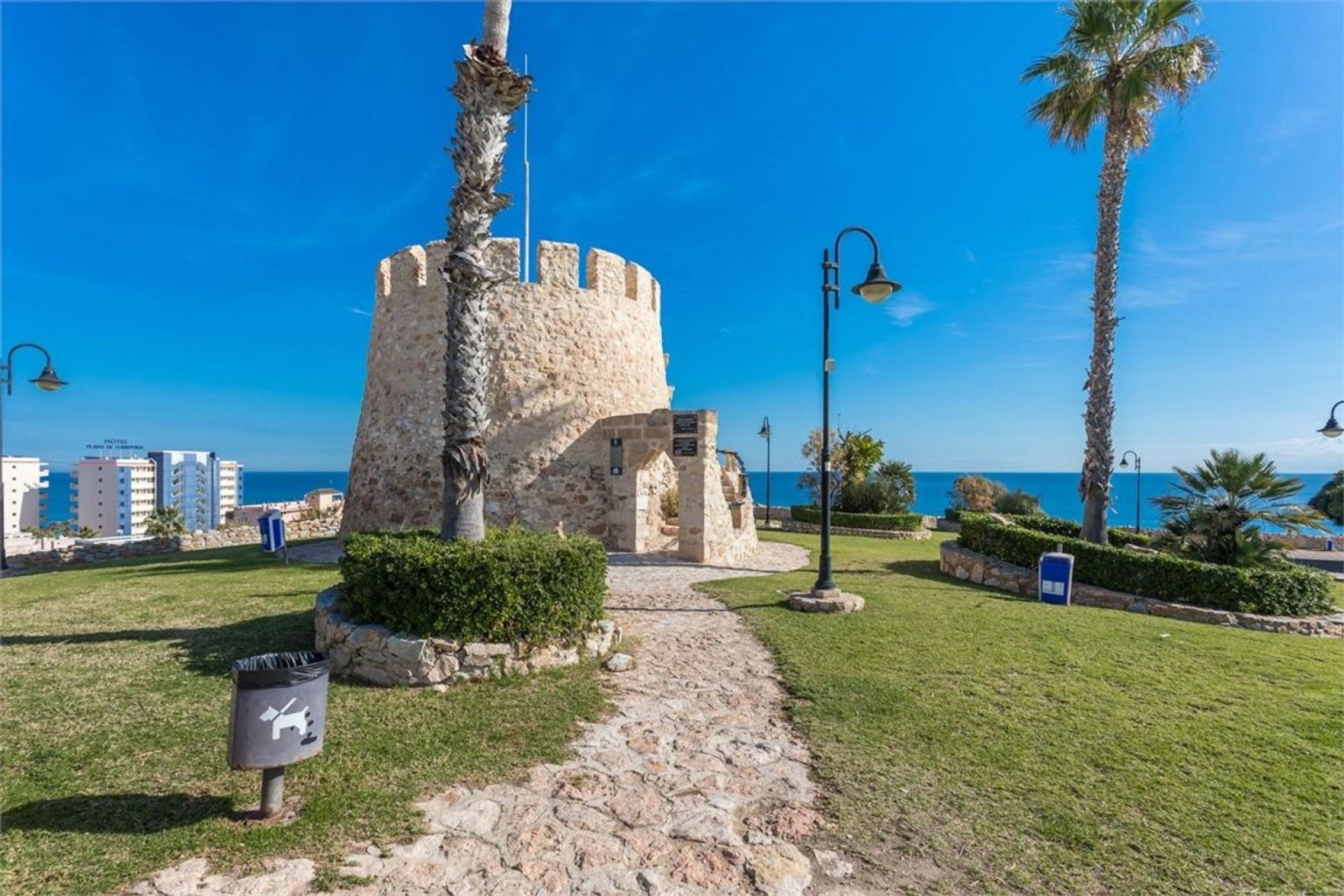 Resale - Villa - Torrevieja
