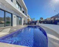Resale - Villa - Torrevieja