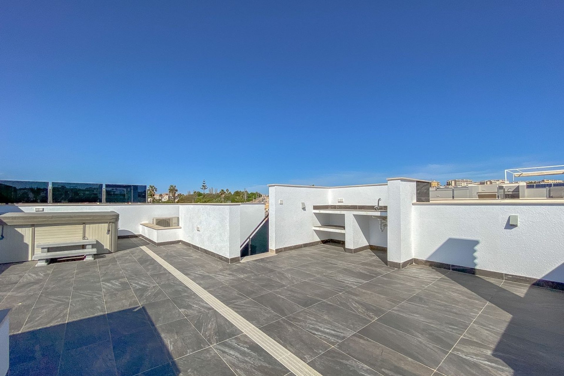Resale - Villa - Torrevieja