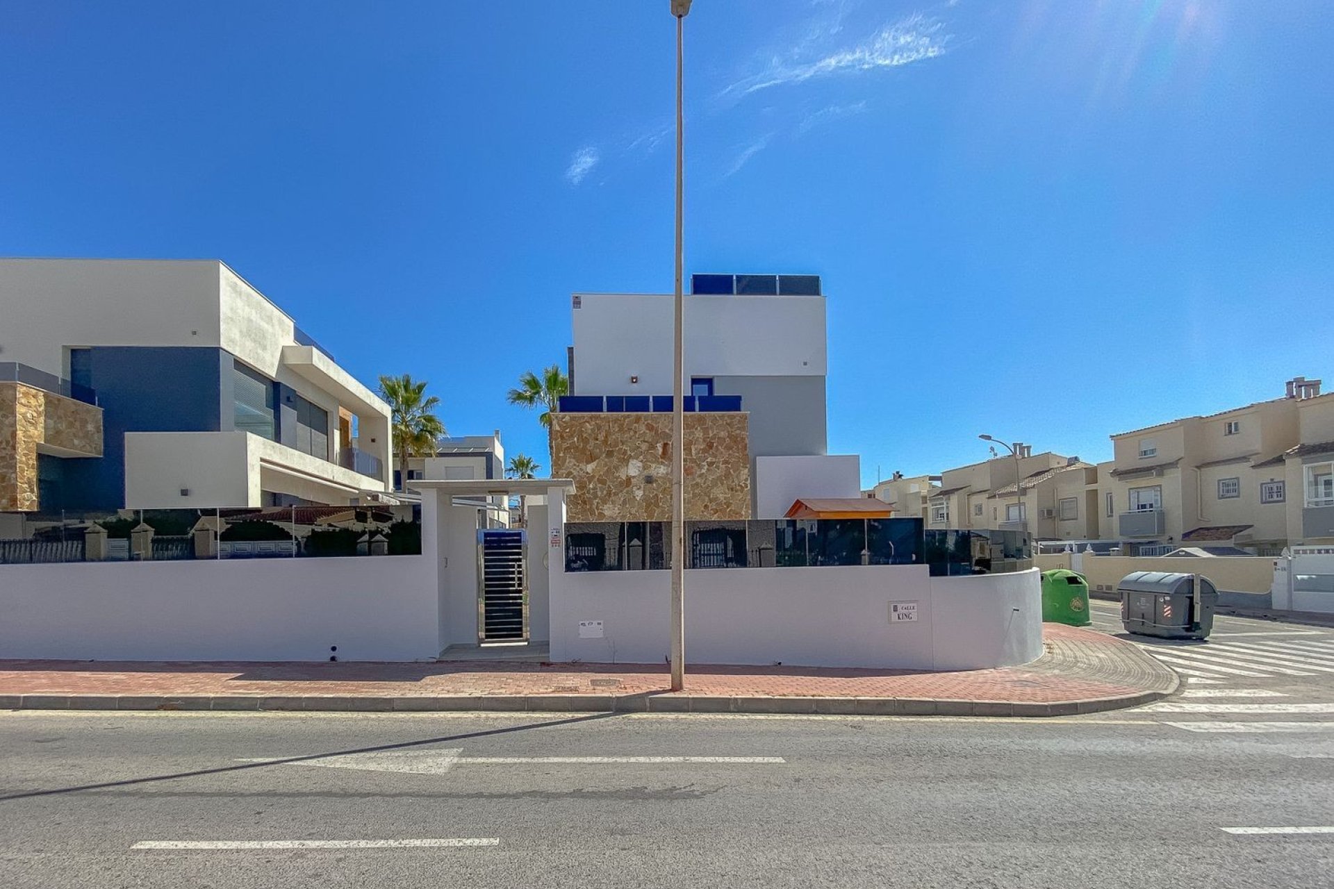 Resale - Villa - Torrevieja