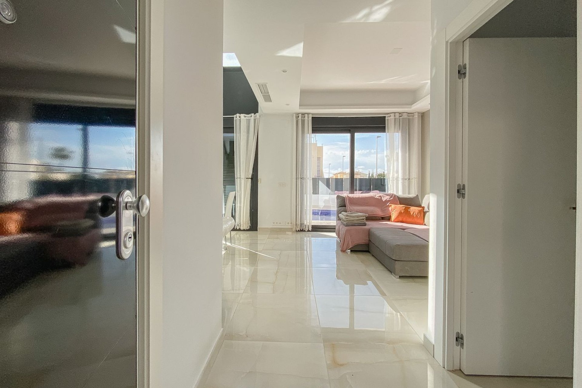 Resale - Villa - Torrevieja