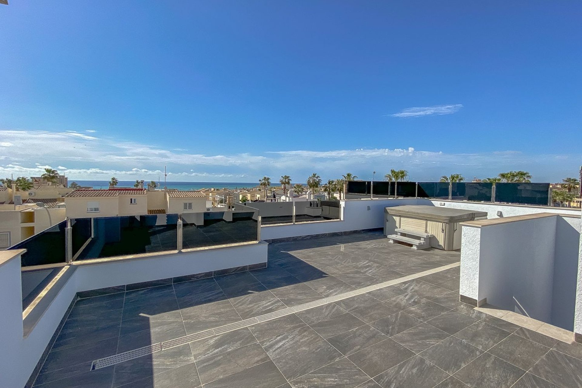 Resale - Villa - Torrevieja