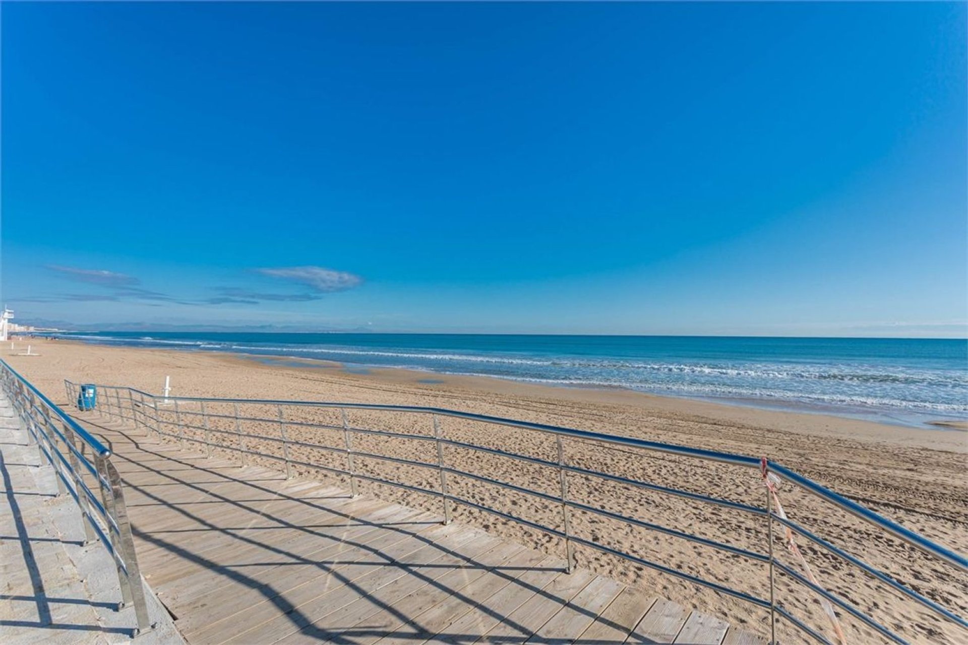 Resale - Villa - Torrevieja