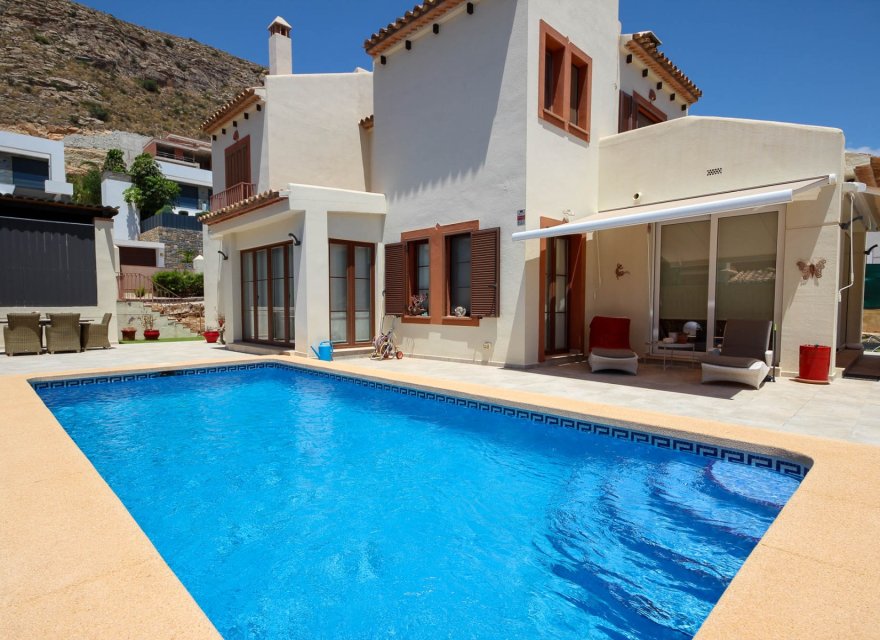 Resale - Villa - Villajoyosa