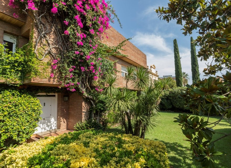 Resale - Villa - Zona Alta