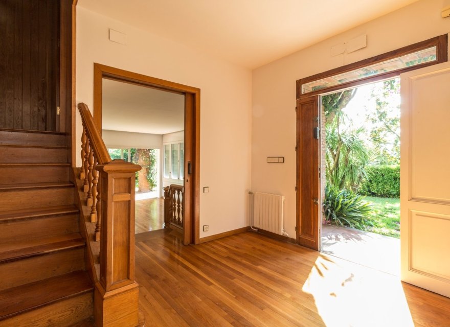 Resale - Villa - Zona Alta