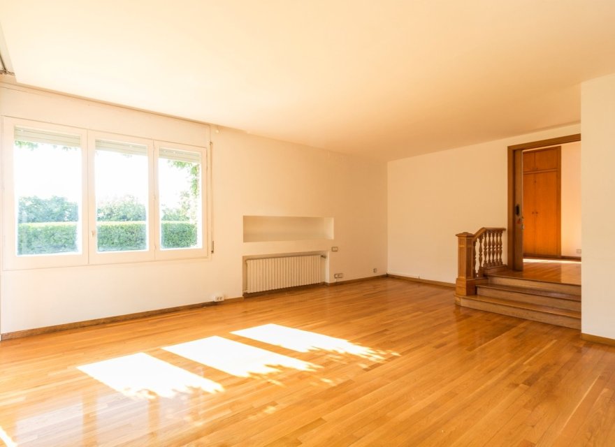 Resale - Villa - Zona Alta