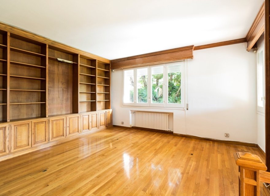 Resale - Villa - Zona Alta