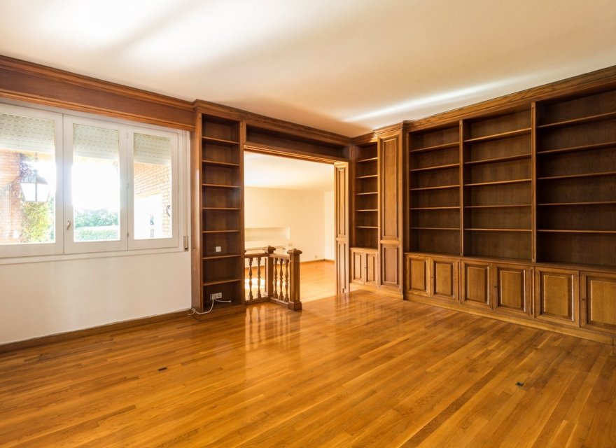 Resale - Villa - Zona Alta