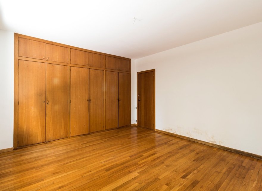 Resale - Villa - Zona Alta