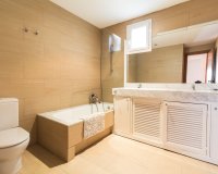 Resale - Villa - Zona Alta