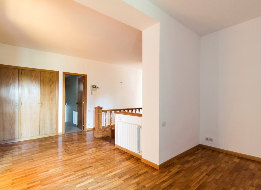 Resale - Villa - Zona Alta