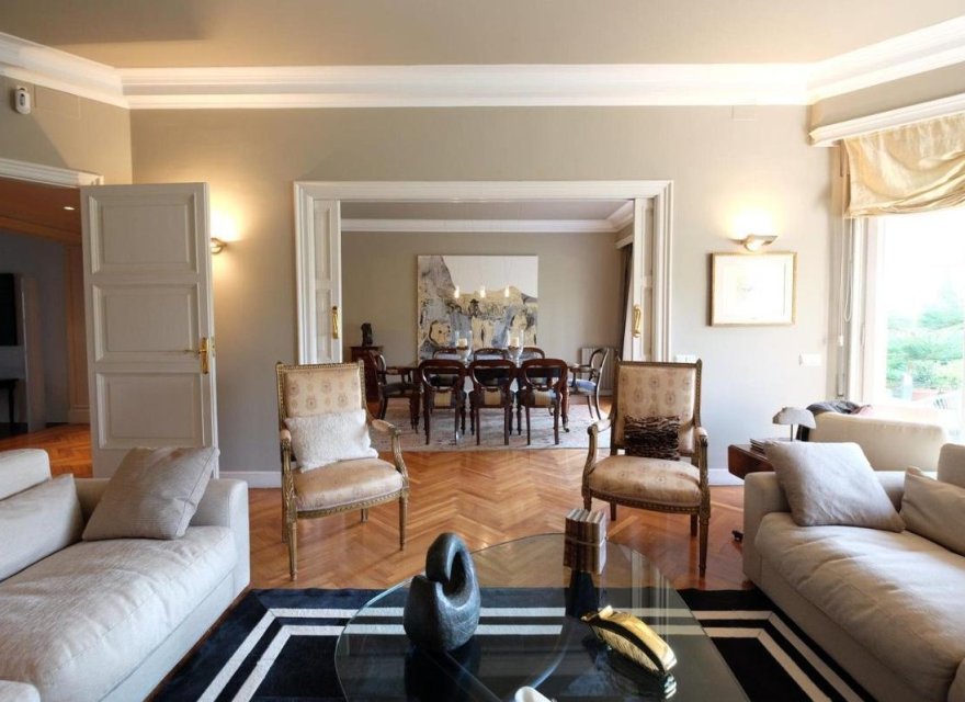 Resale - Villa - Zona Alta