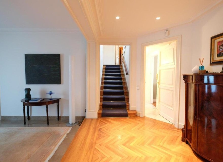 Resale - Villa - Zona Alta