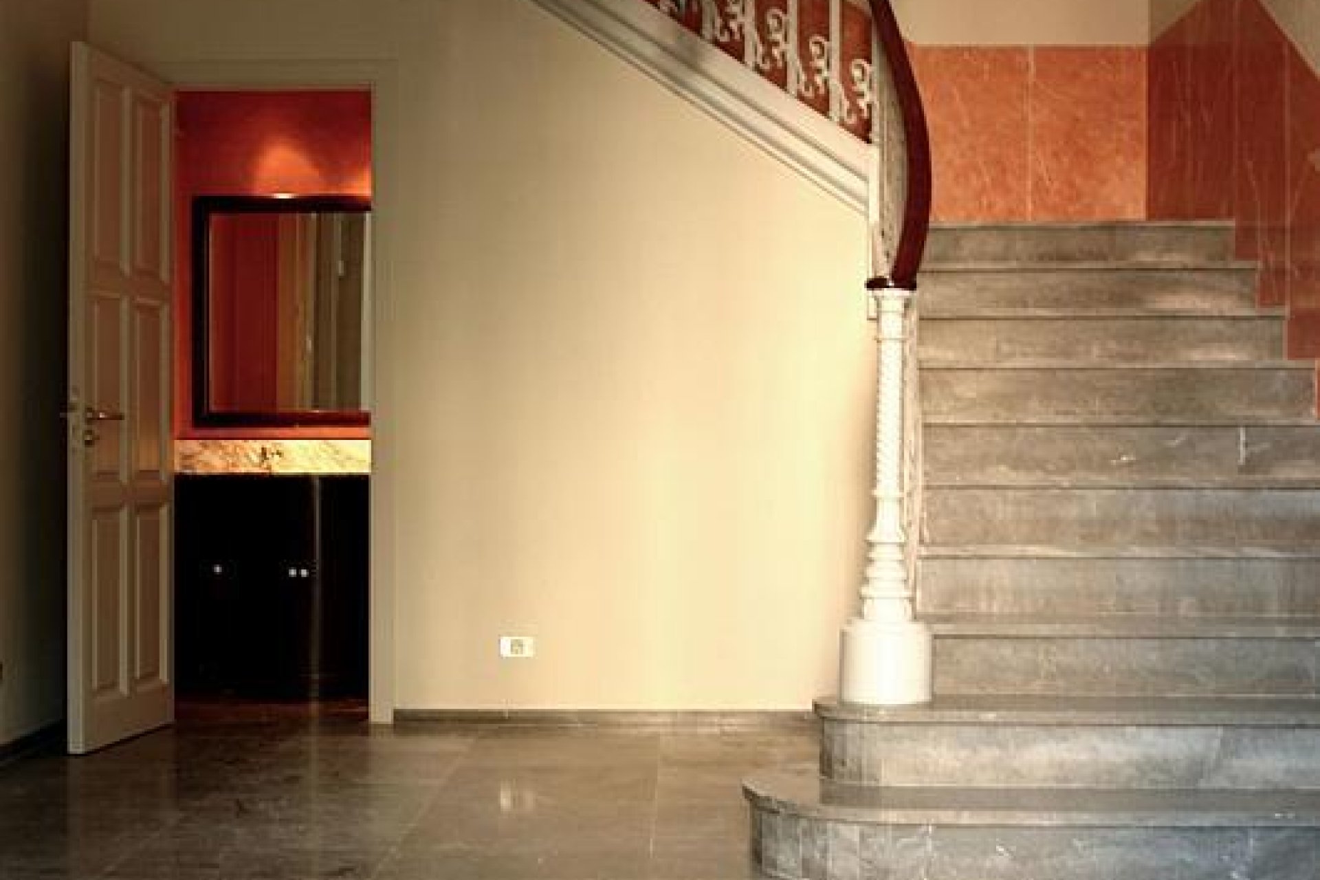 Resale - Villa - Zona Alta