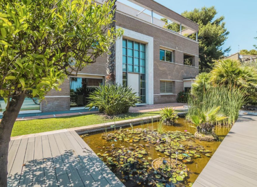 Resale - Villa - Zona Alta