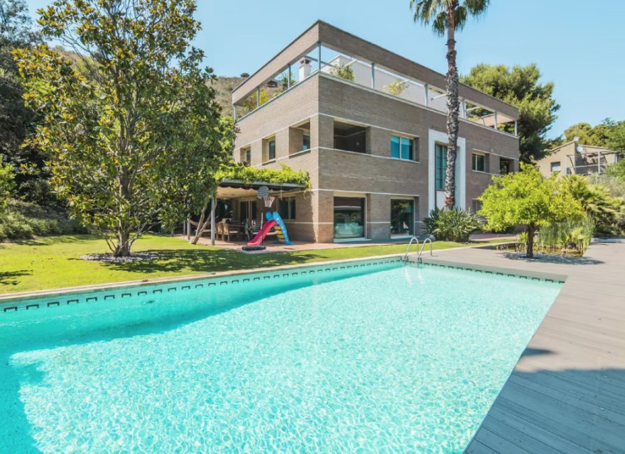 Resale - Villa - Zona Alta