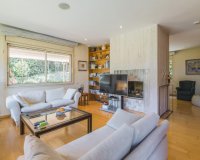 Resale - Villa - Zona Alta