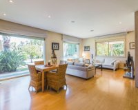 Resale - Villa - Zona Alta