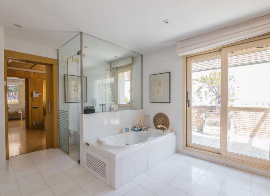 Resale - Villa - Zona Alta