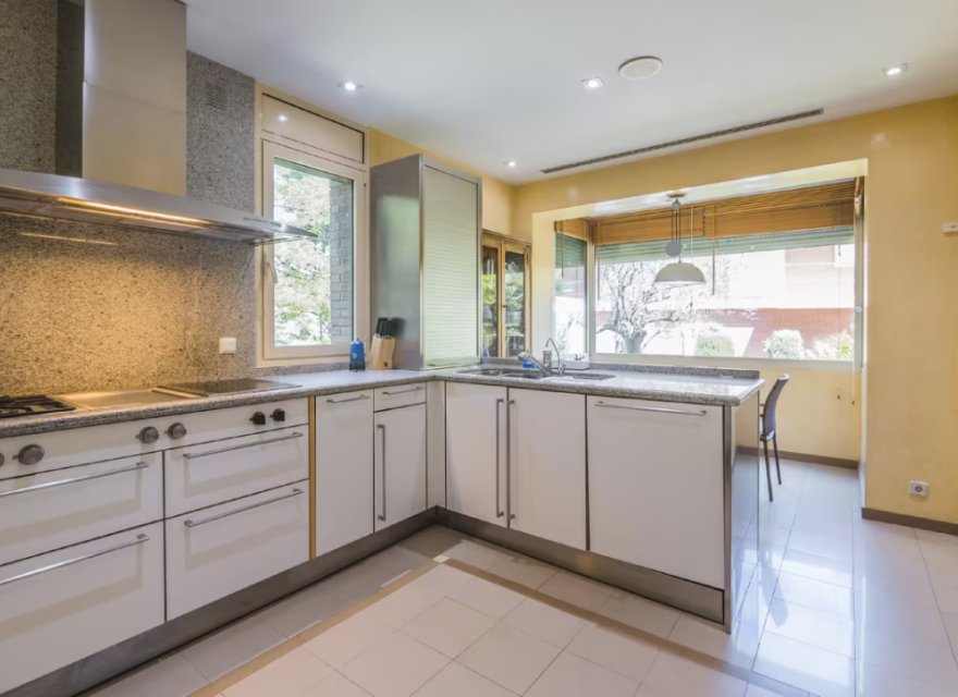 Resale - Villa - Zona Alta