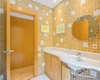 Resale - Villa - Zona Alta