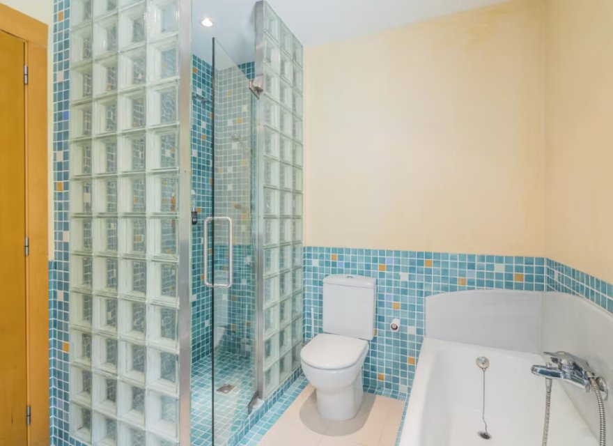 Resale - Villa - Zona Alta