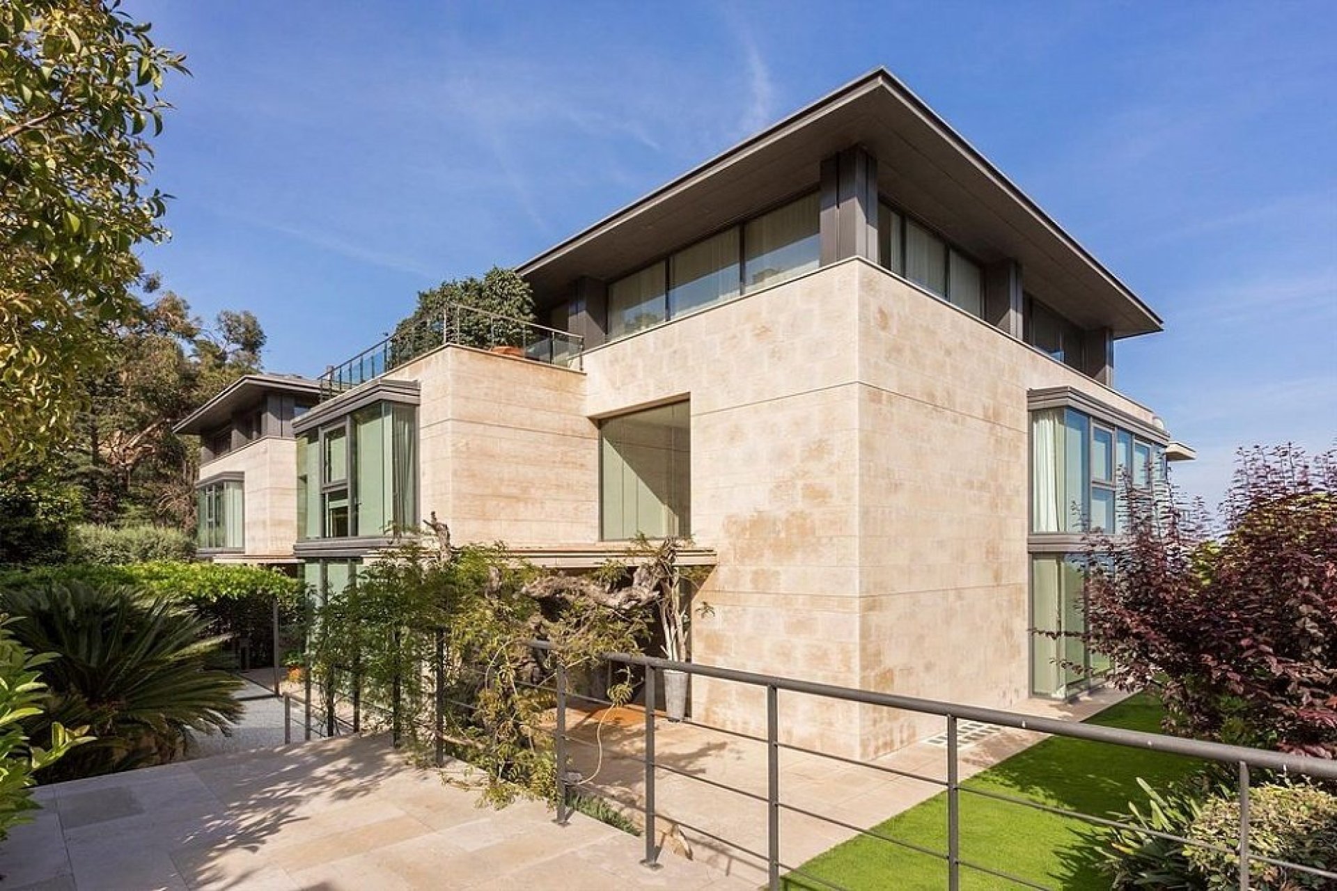 Resale - Villa - Zona Alta