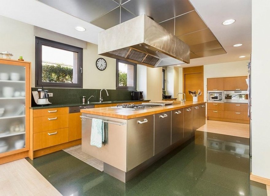 Resale - Villa - Zona Alta