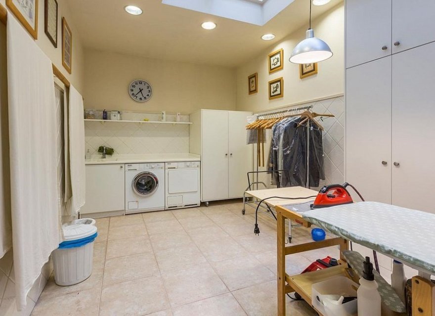 Resale - Villa - Zona Alta