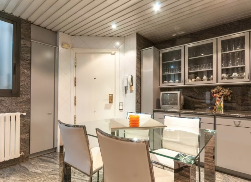 Reventa - Apartamento - Eixample