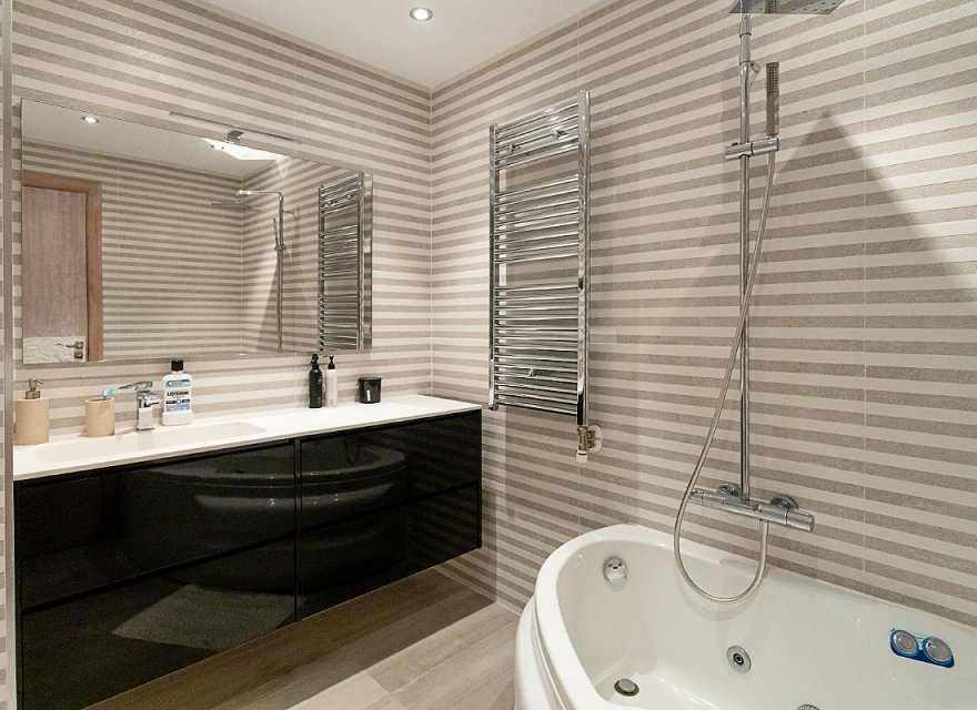 Reventa - Apartamento - Eixample