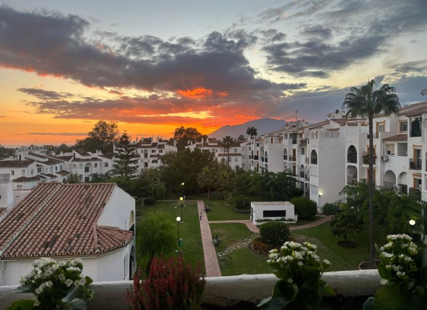 Reventa - Apartamento - Еstepona - Costa del Sol