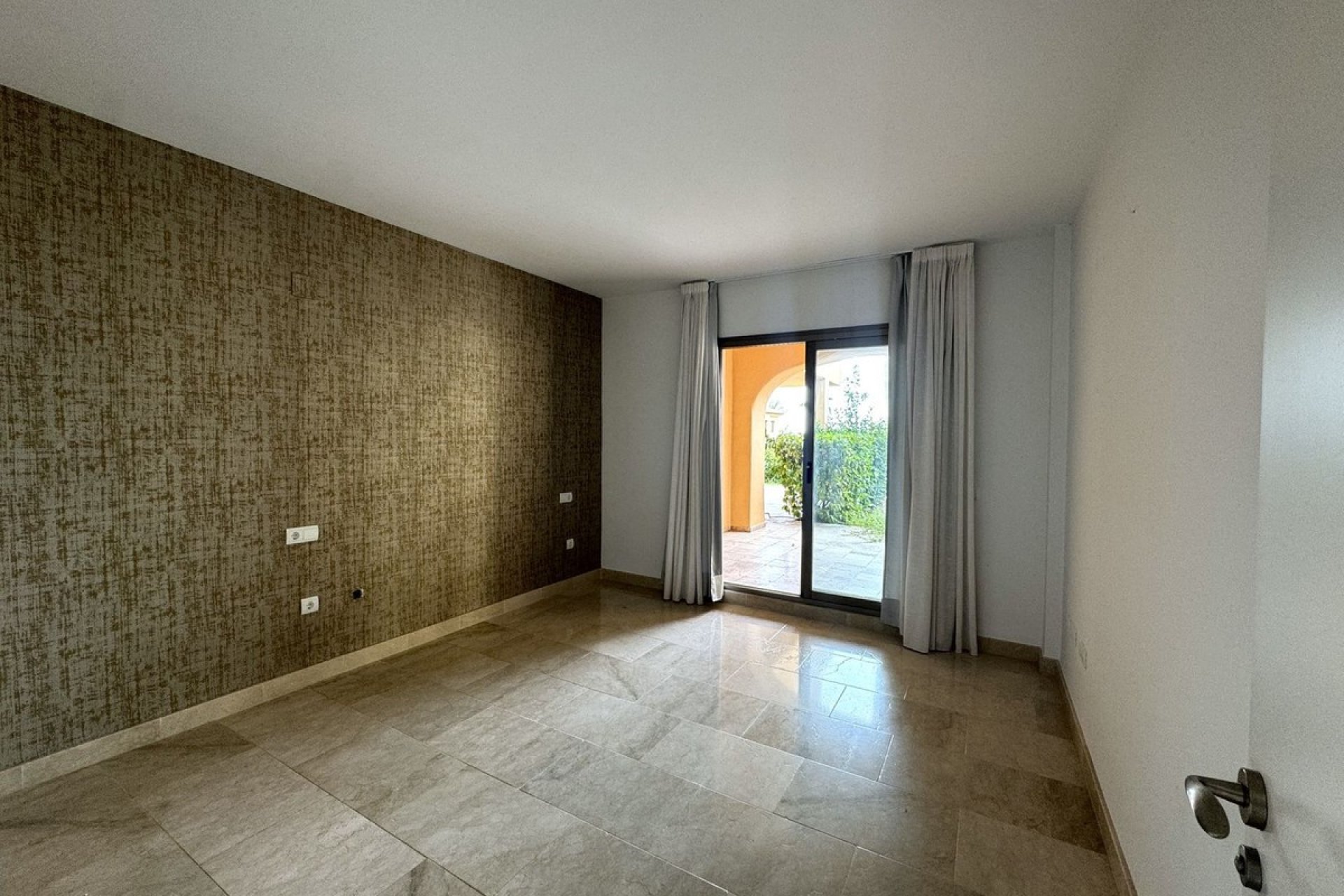 Reventa - Apartamento - Еstepona - Costa del Sol