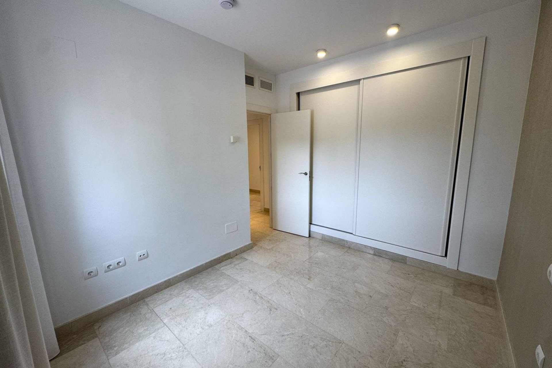 Reventa - Apartamento - Еstepona - Costa del Sol