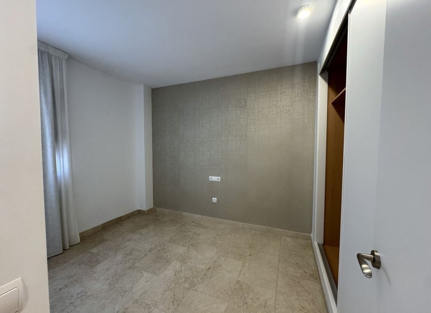 Reventa - Apartamento - Еstepona - Costa del Sol