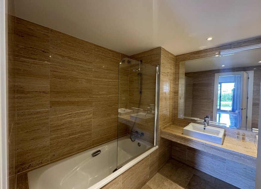 Reventa - Apartamento - Еstepona - Costa del Sol