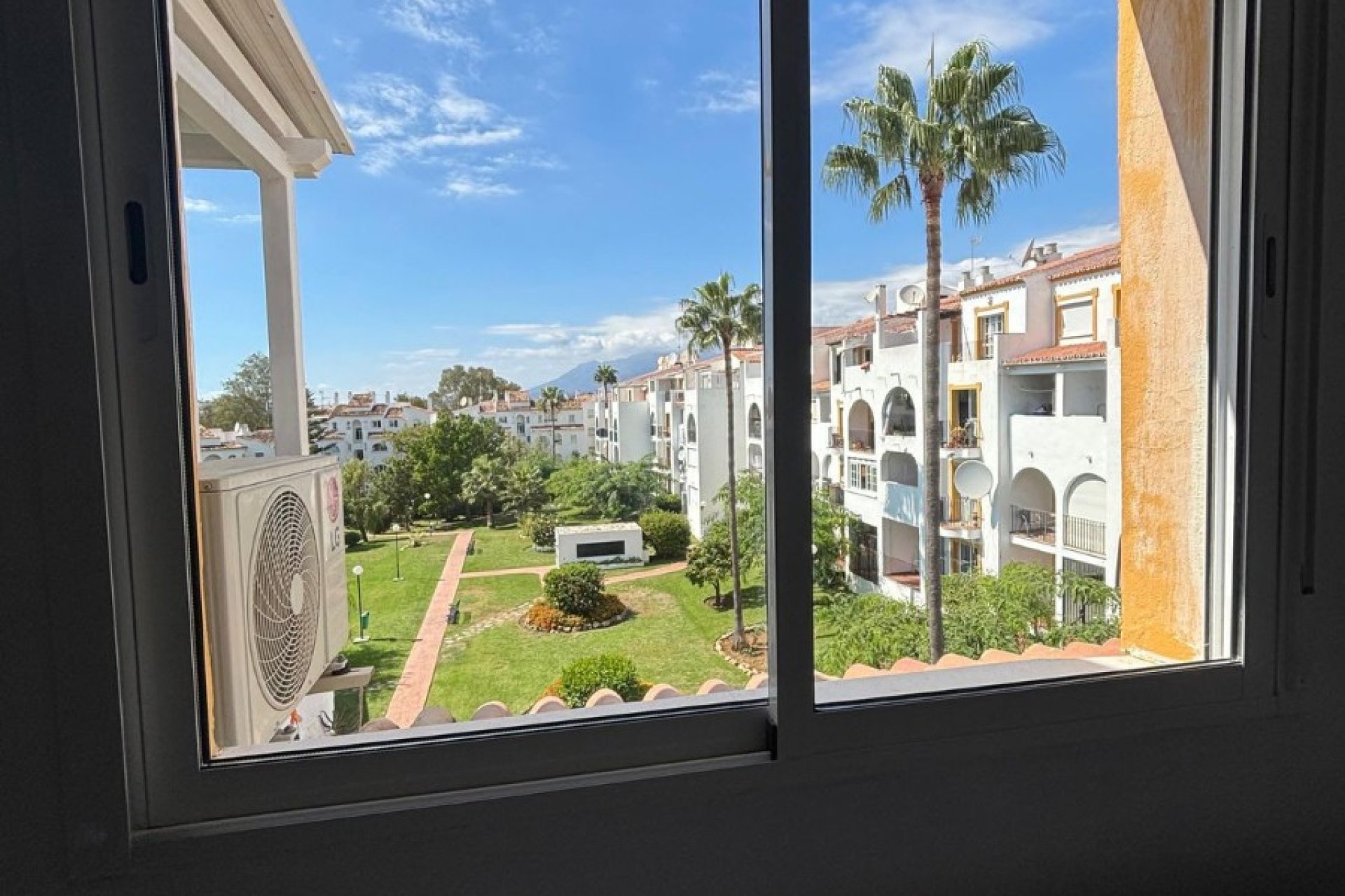 Reventa - Apartamento - Еstepona - Costa del Sol