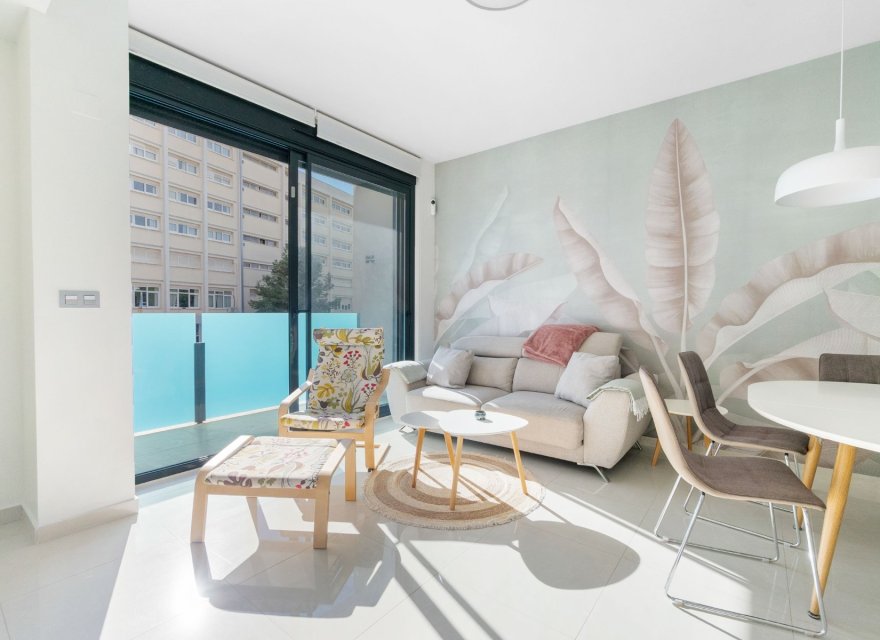 Reventa - Apartamento - Torrevieja - C/ Maestro Francisco Casanovas - Edf. Cibeles III