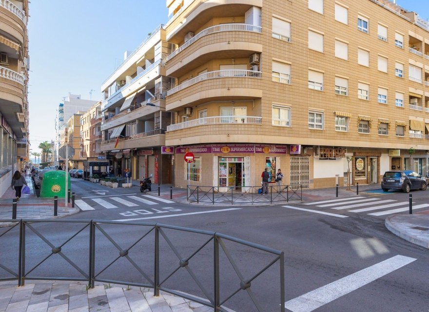 Reventa - Apartamento - Torrevieja - Las Piscinas Naturales