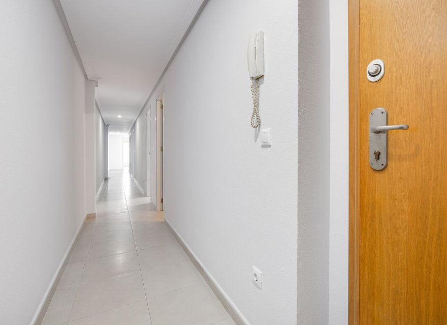 Reventa - Apartamento - Torrevieja - Las Piscinas Naturales